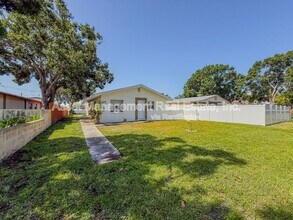 474 93rd Ave N in St. Petersburg, FL - Building Photo - Building Photo