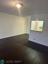 92 Dorset C in Boca Raton, FL - Foto de edificio - Building Photo