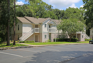 Country Club in DeLand, FL - Foto de edificio - Building Photo