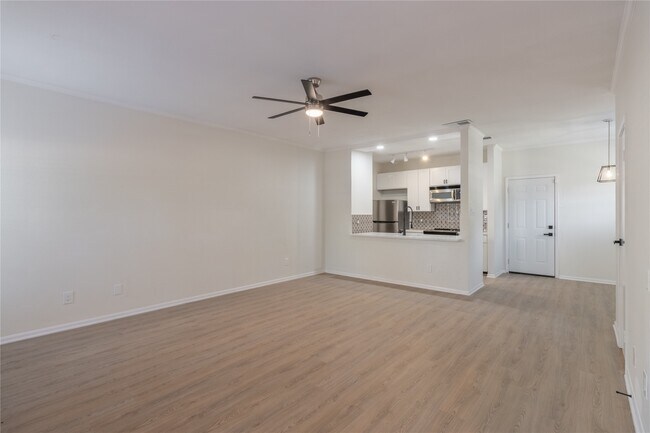 9850 Pagewood Ln in Houston, TX - Building Photo - Building Photo