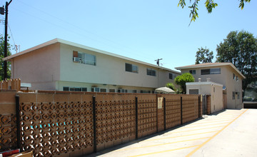 1325 S Alta Vista Ave in Monrovia, CA - Building Photo - Building Photo