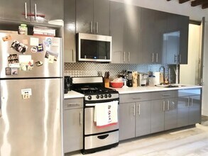 Furnished room/NOT APARTMENT in Brooklyn, NY - Building Photo - Building Photo