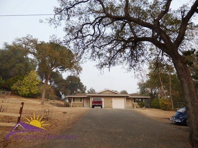4000-4002 Earnscliff Ave in Fair Oaks, CA - Building Photo
