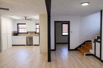 5315 Bayway Dr in Baytown, TX - Building Photo - Building Photo