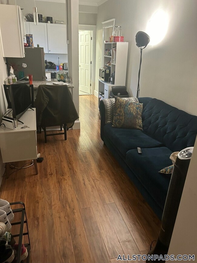 1185 Commonwealth Ave, Unit 17 in Boston, MA - Foto de edificio - Building Photo