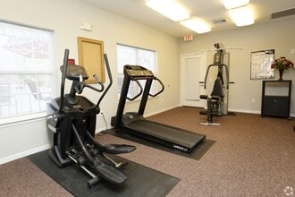 Woodwind Villa Apartments in Woodbridge, VA - Building Photo - Building Photo