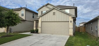 108 Mercer St in Bastrop, TX - Building Photo