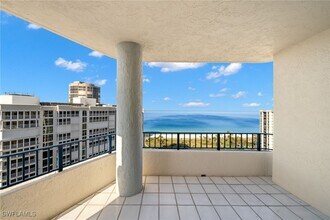4451 Gulf Shore Blvd N in Naples, FL - Building Photo - Building Photo