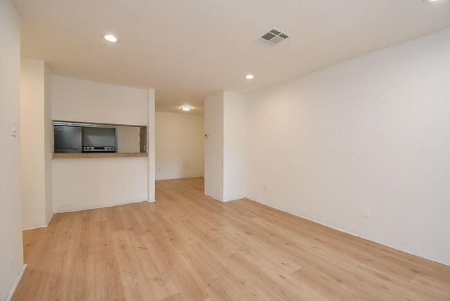 property at 7200 Clarewood Dr
