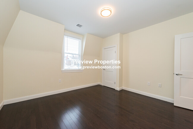 10 Marion St, Unit P in Medford, MA - Building Photo - Building Photo