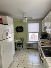 16 Rustcraft Rd in Dedham, MA - Foto de edificio - Building Photo