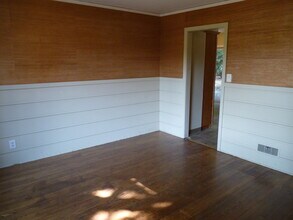 12231 SW Orchard Hill Rd in Lake Oswego, OR - Foto de edificio - Building Photo