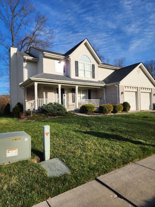 5774 Longbow Dr in Hamilton, OH - Foto de edificio