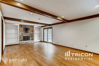 2479 Lakeside Dr in Aurora, IL - Building Photo - Building Photo