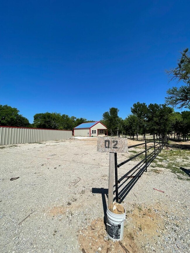 1013 Deer Ln in Azle, TX - Building Photo - Building Photo