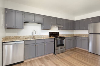 Lakemont Apartments in Loveland, CO - Building Photo - Building Photo