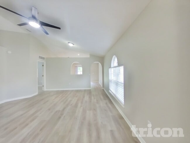 3556 Alec Dr in Middleburg, FL - Foto de edificio - Building Photo