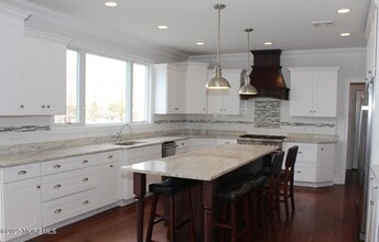 443 Driveway in Oceanport, NJ - Building Photo - Building Photo