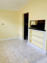 747 Orchid Dr in Royal Palm Beach, FL - Building Photo - Building Photo