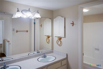 1101 Parkview Dr in Canyon Lake, TX - Building Photo - Building Photo
