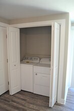 212 Wilson St in Van Meter, IA - Building Photo - Building Photo