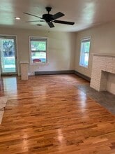 200 Lee St in Mount Prospect, IL - Building Photo - Building Photo