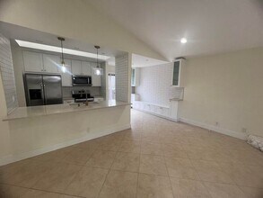 541 NE 47th St in Boca Raton, FL - Building Photo - Building Photo