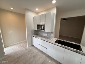 12505 Stone Valley Loop in Ft. Myers, FL - Building Photo - Building Photo