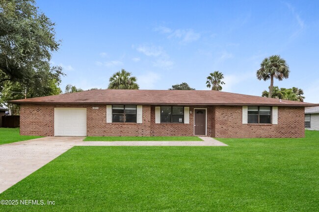 property at 6775 Rivercrest Dr