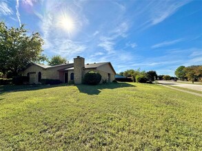 4702 Spanish Trail in Grand Prairie, TX - Building Photo - Building Photo