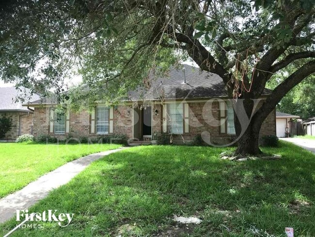 property at 5131 Whittier Oaks Dr