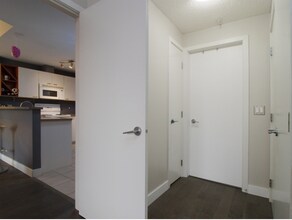 315-324 24 Ave SW in Calgary, AB - Building Photo - Building Photo