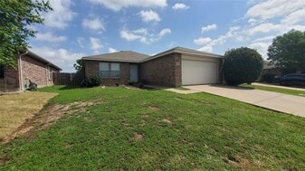217 Silver Lake Trail in Fort Worth, TX - Building Photo