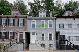 1119 Voskamp St in Pittsburgh, PA - Building Photo