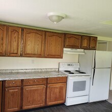 49 Pine Hill Rd in Berwick, ME - Building Photo - Building Photo