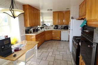 1315 E Barkley Ave in Orange, CA - Building Photo - Building Photo