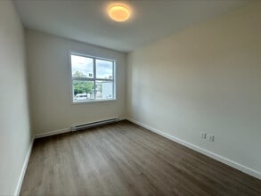 1801 Riverside Ln in Courtenay, BC - Building Photo - Building Photo