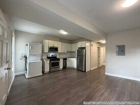 133 Eutaw St in Boston, MA - Building Photo