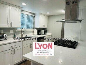 3203 Vía Grande in Sacramento, CA - Building Photo - Building Photo