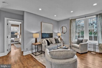 1525 Q St NW in Washington, DC - Building Photo - Building Photo