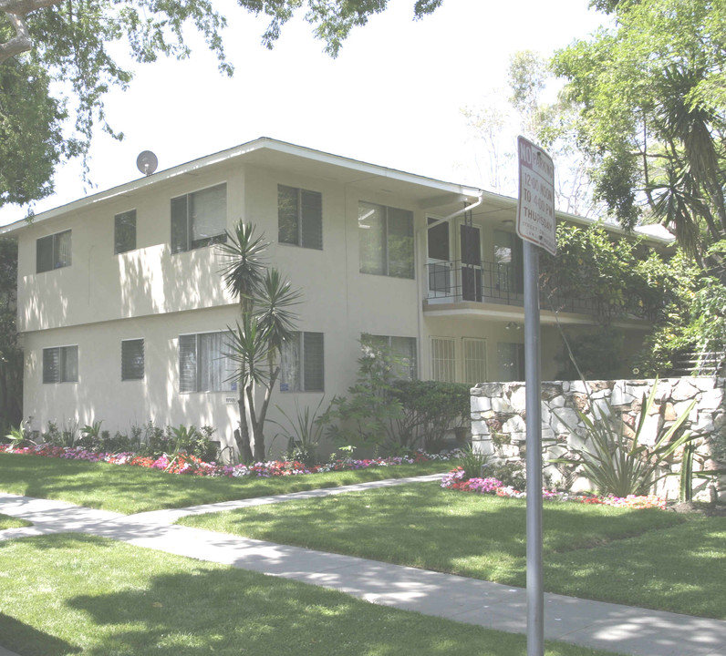 2237 SAN ANSELINE Ave in Long Beach, CA - Building Photo