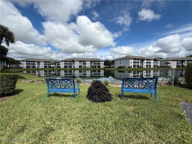 7839 Regal Heron Cir in Naples, FL - Foto de edificio - Building Photo