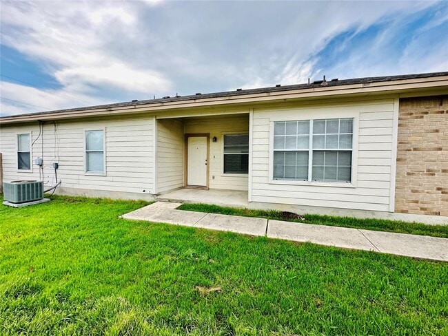 222 Marvin Cove in Hutto, TX - Building Photo - Building Photo