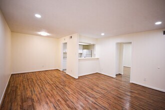 12816 Midway Rd, Unit 1067 in Dallas, TX - Building Photo - Building Photo
