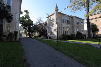 1175-1227 S Westmoreland Ave in Los Angeles, CA - Building Photo - Building Photo