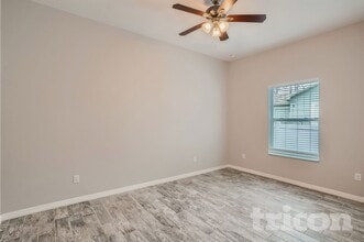 2704 61st Ave N in St. Petersburg, FL - Foto de edificio - Building Photo