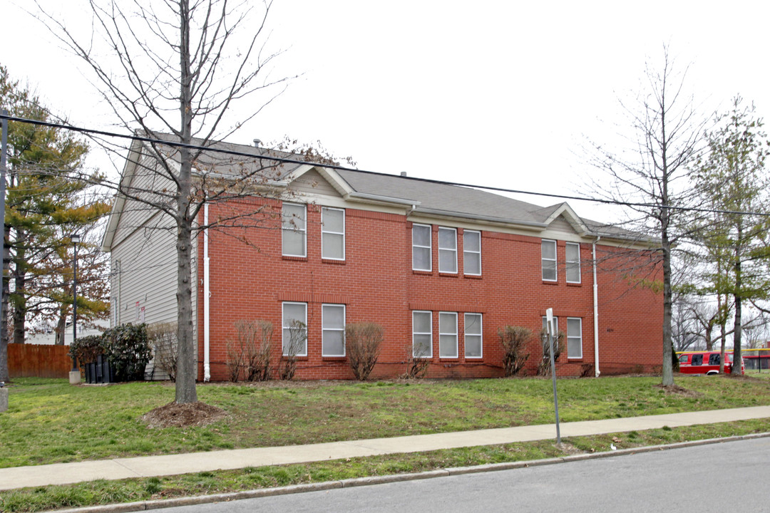 Marie Fanger Apartments in St. Louis, MO - Building Photo