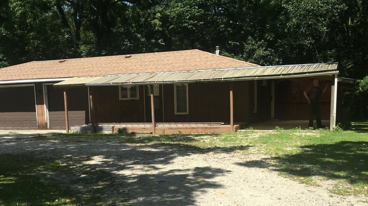 7250a IL-47 in Yorkville, IL - Building Photo