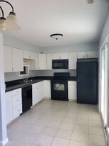 1375 Longlac Rd in Virginia Beach, VA - Building Photo