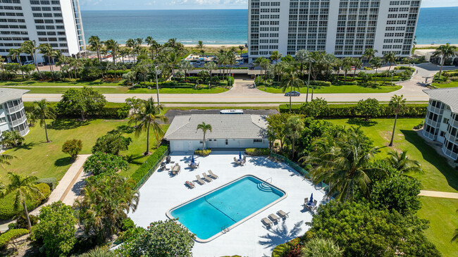 2700 Banyan Rd in Boca Raton, FL - Building Photo - Building Photo